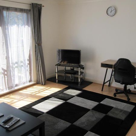 Cozy Off Road 2 Bedroom Cottage Apartment With Free Wi-Fi And Private Parking Glasgow Luaran gambar