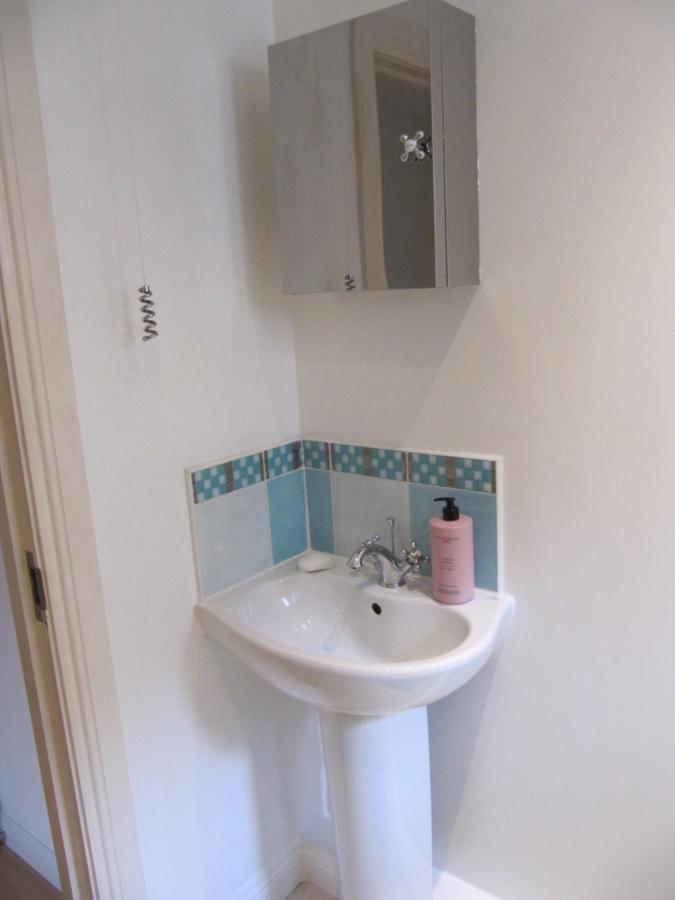 Cozy Off Road 2 Bedroom Cottage Apartment With Free Wi-Fi And Private Parking Glasgow Luaran gambar