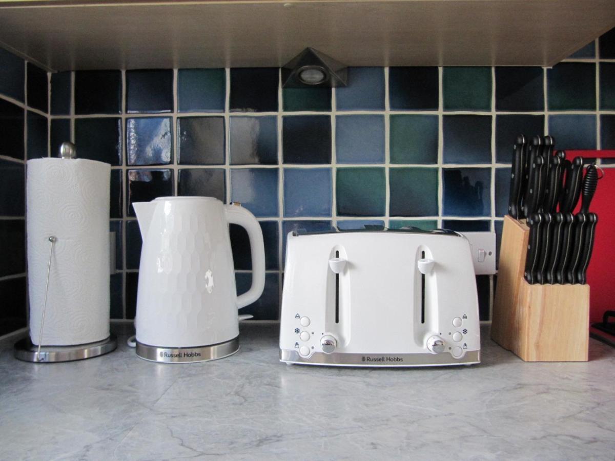 Cozy Off Road 2 Bedroom Cottage Apartment With Free Wi-Fi And Private Parking Glasgow Luaran gambar