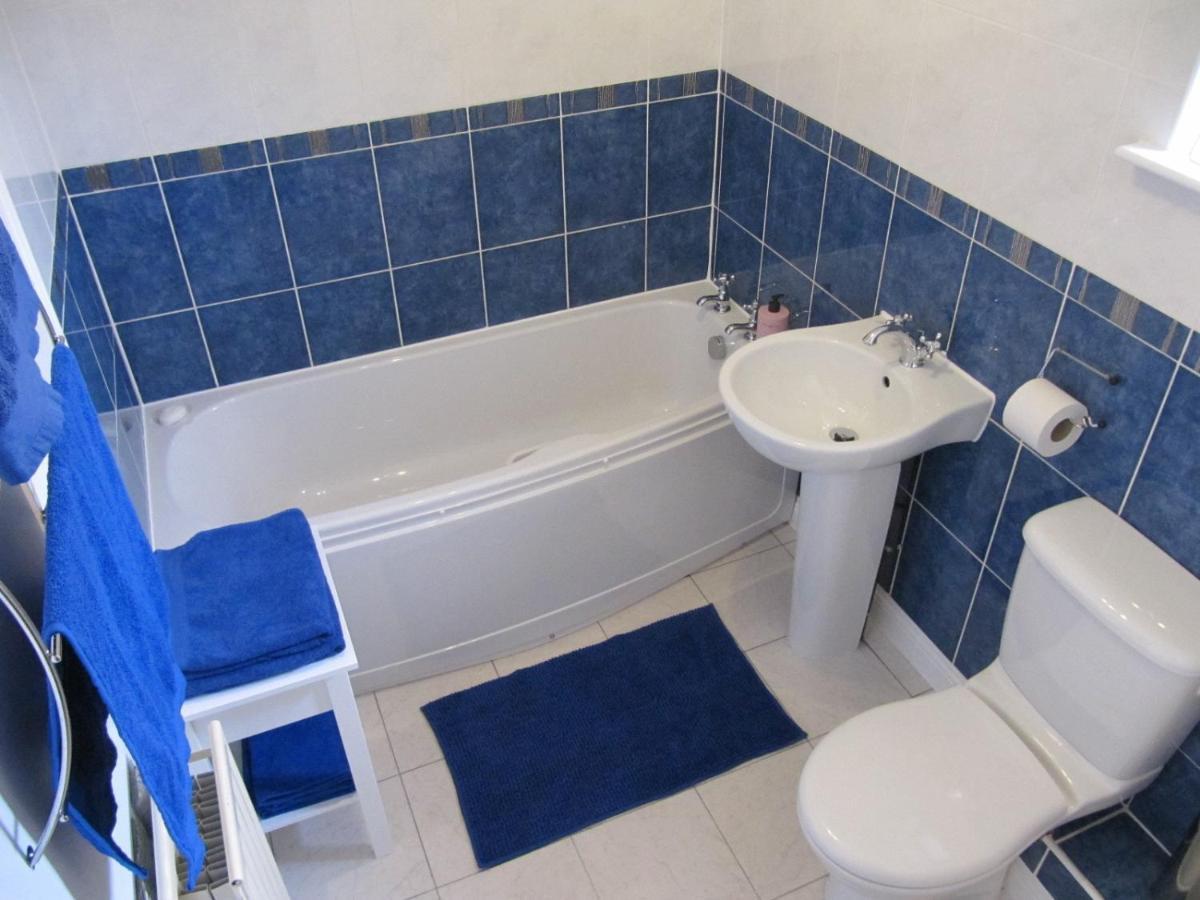 Cozy Off Road 2 Bedroom Cottage Apartment With Free Wi-Fi And Private Parking Glasgow Luaran gambar