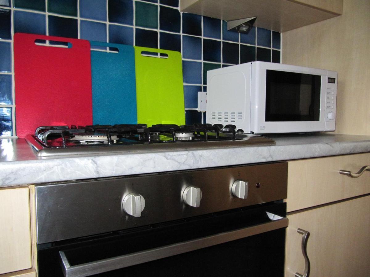 Cozy Off Road 2 Bedroom Cottage Apartment With Free Wi-Fi And Private Parking Glasgow Luaran gambar