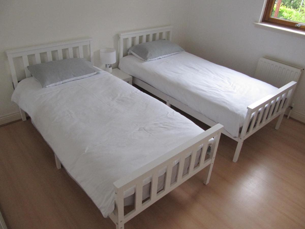 Cozy Off Road 2 Bedroom Cottage Apartment With Free Wi-Fi And Private Parking Glasgow Luaran gambar