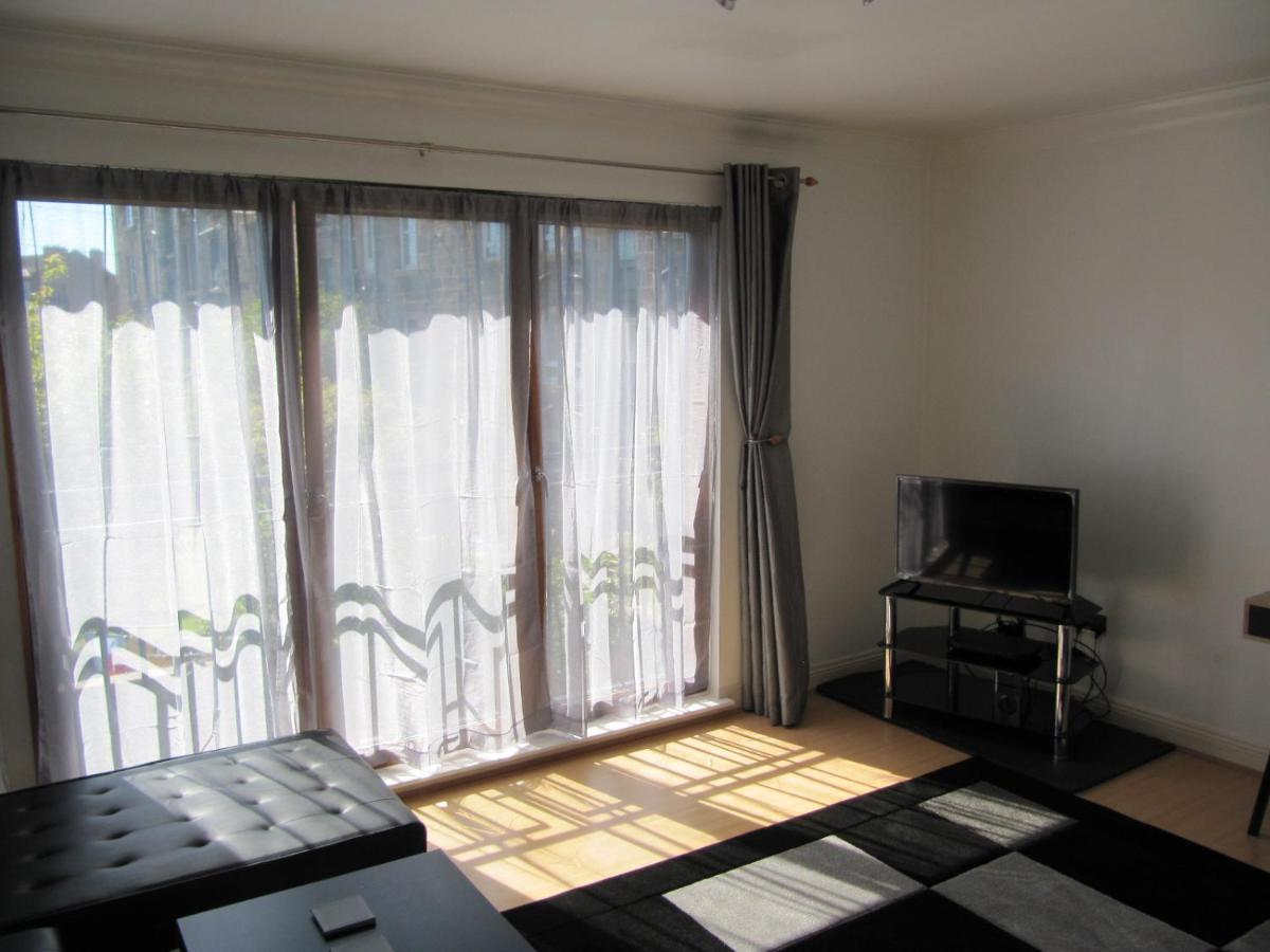 Cozy Off Road 2 Bedroom Cottage Apartment With Free Wi-Fi And Private Parking Glasgow Luaran gambar